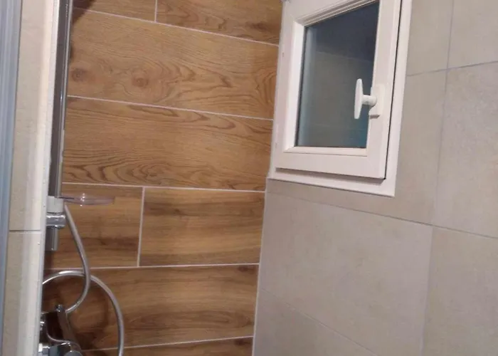 Duplex Lumineux - 40m2 - 2 - Balcon Terrasse - Parking - Entierement Renove En Mai 2024 *