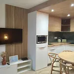 Duplex Lumineux - 40m2 - 2 - Balcon Terrasse - Parking - Entierement Renove En Mai 2024 דירה